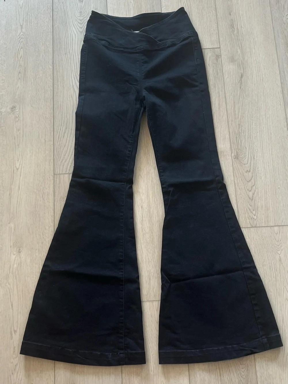 Free People We The Free Penny Pull On Flare Stretch High Rise Black Jeans SZ 27